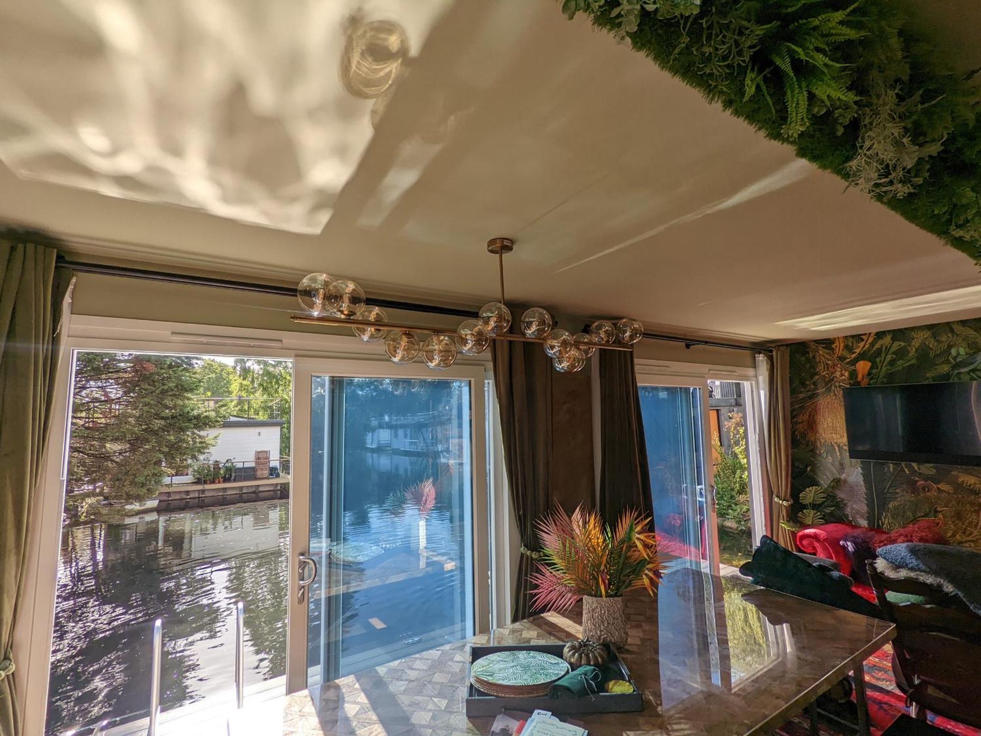 Tulana Taggs - Floating Home On Idyllic Island Hampton Hill Luaran gambar
